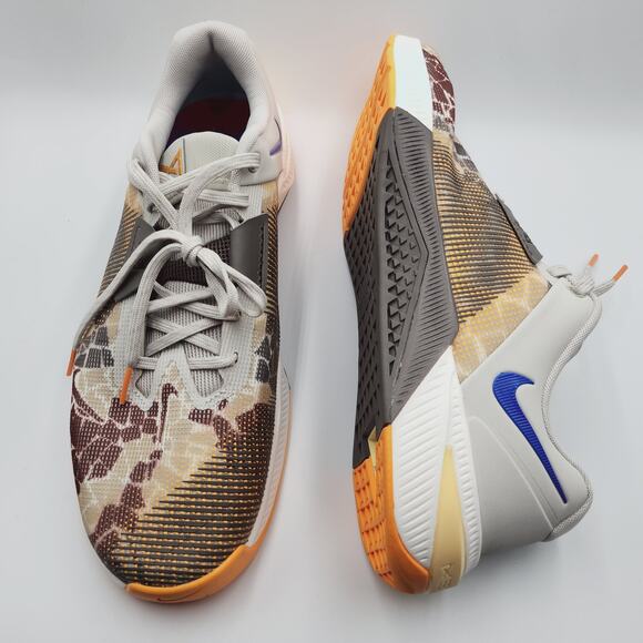 Athletic_Shoes